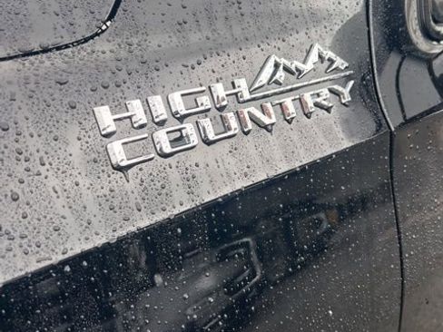 Used 2022 Chevrolet Tahoe High Country AWD/4WD image 19