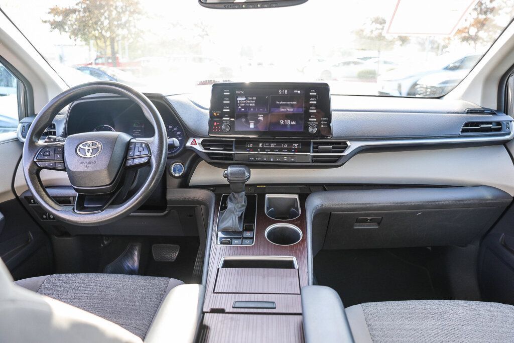 Certified 2023 Toyota Sienna LE w/ LE Plus Package FWD image 2