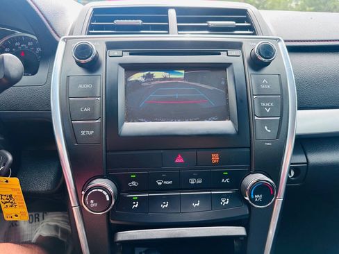 Used 2015 Toyota Camry SE FWD image 14