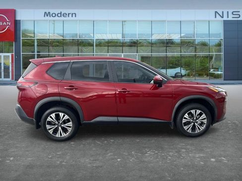 Certified 2022 Nissan Rogue SV FWD image 4