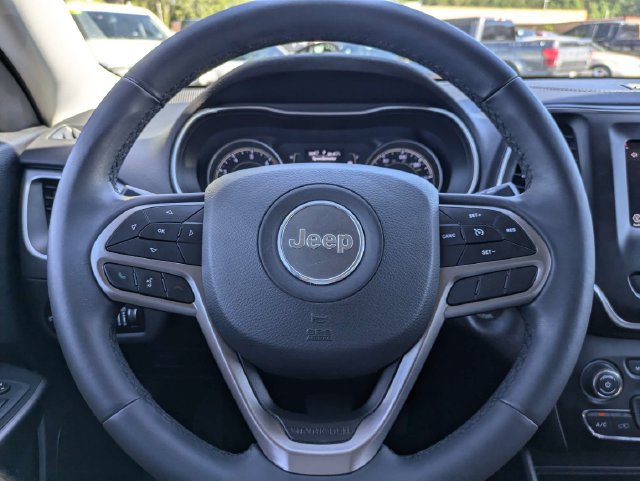 Used 2019 Jeep Cherokee Latitude Plus FWD image 26