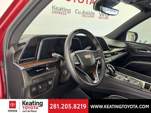 Used 2024 Cadillac Escalade Premium Luxury w/ Performance Package image 12