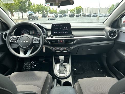 Used 2024 Kia Forte LXS w/ LXS Technology Package FWD image 29