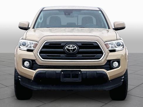 Used 2019 Toyota Tacoma SR5 RWD image 4