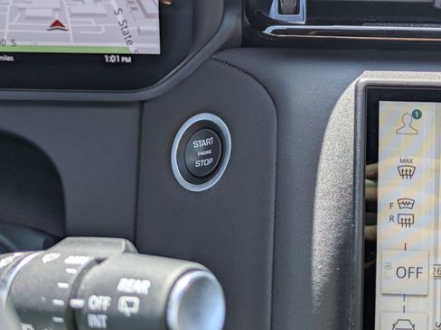 Used 2025 Land Rover Range Rover Velar Dynamic SE image 38