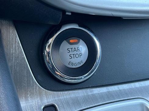 Used 2016 Nissan Murano SV AWD/4WD image 15