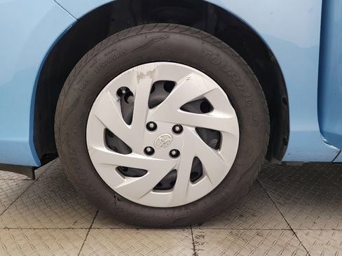 Used 2016 Toyota Prius C Two image 31