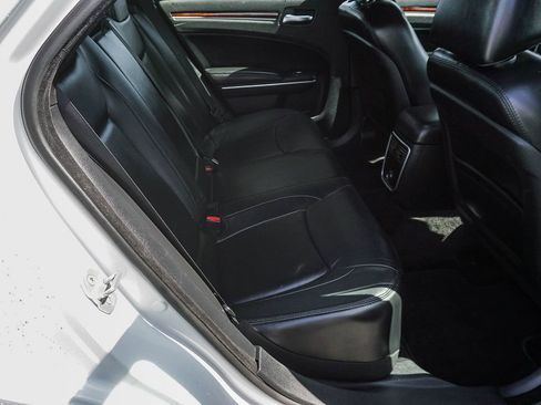 Used 2013 Chrysler 300 AWD w/ Driver Convenience Group image 14