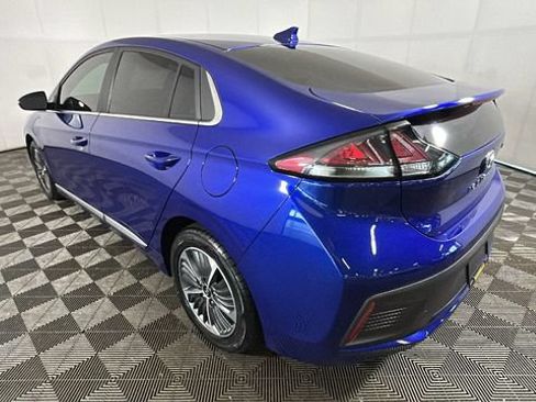 Used 2022 Hyundai Ioniq SEL FWD image 4