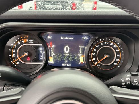 Used 2025 Jeep Wrangler Unlimited Rubicon AWD/4WD image 24