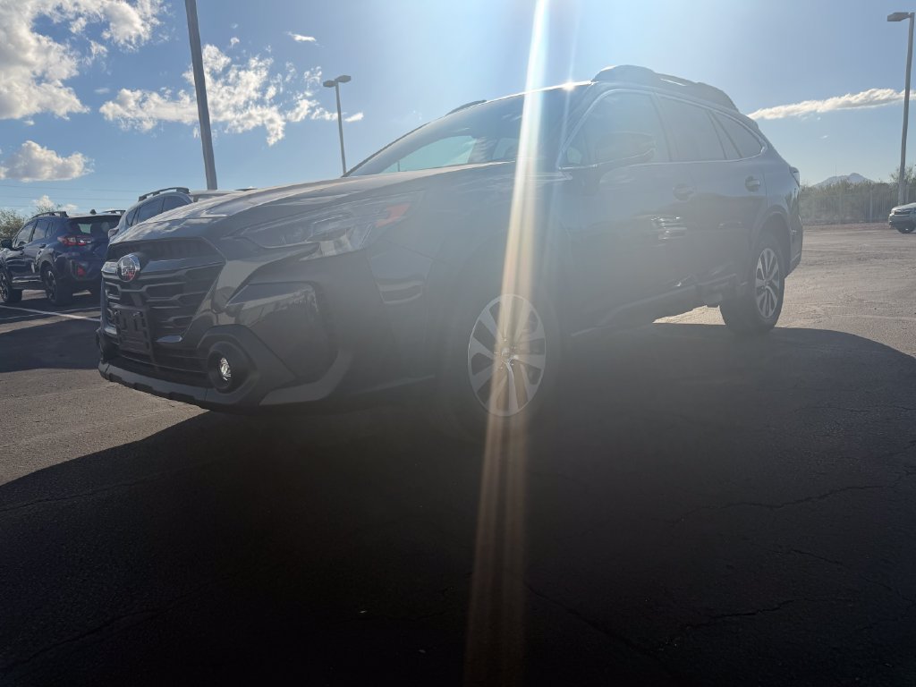 Used 2024 Subaru Outback Premium AWD/4WD image 3