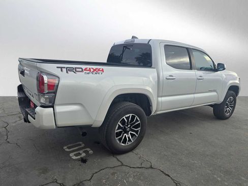 Used 2023 Toyota Tacoma TRD Sport image 3