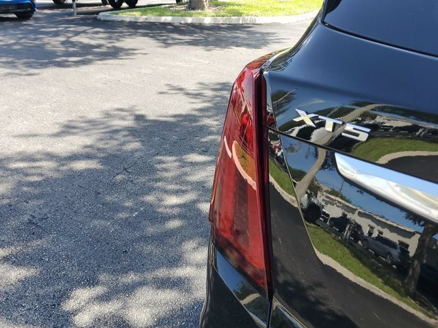 Used 2021 Cadillac XT5 Premium Luxury w/ LPO, Premium Carpet Package FWD image 29