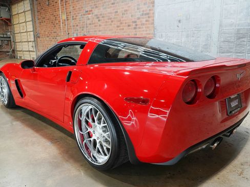 Used 2006 Chevrolet Corvette Z06 w/ Preferred Equipment Group RWD image 17