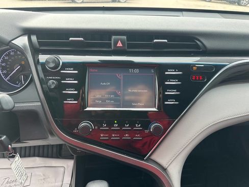 Used 2018 Toyota Camry LE image 12