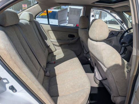 Used 2002 Hyundai Elantra GLS FWD image 12