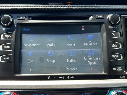 Used 2019 Toyota Highlander SE w/ Carpet Mat Package (TMS) FWD image 31