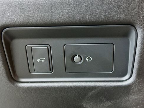 Used 2023 Jaguar F-PACE S image 17