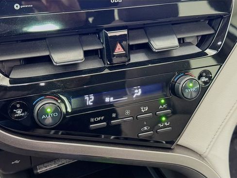 Used 2021 Toyota Camry XLE w/ Navigation Upgrade Package image 16