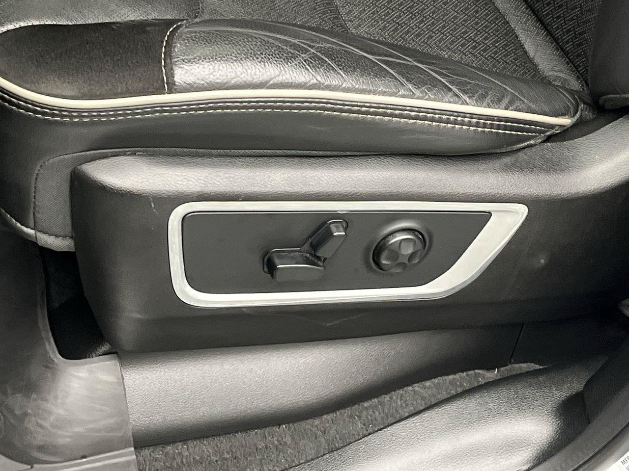 Used 2021 RAM 1500 Laramie AWD/4WD image 13