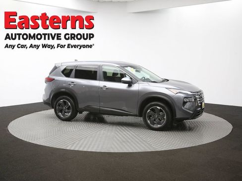 Used 2024 Nissan Rogue SV image 79