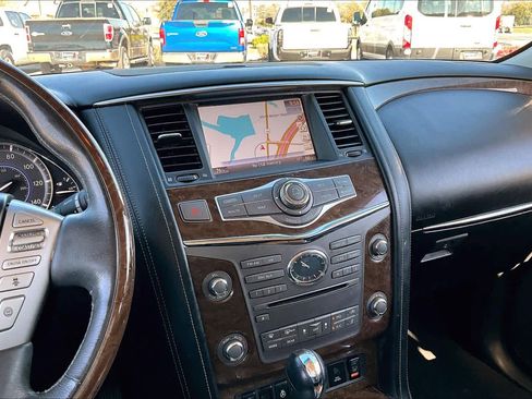 Used 2015 INFINITI QX80 Luxe w/ 22" Wheel Package image 7