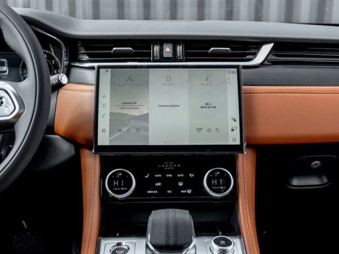 New 2026 Jaguar F-PACE R-Dynamic S image 18