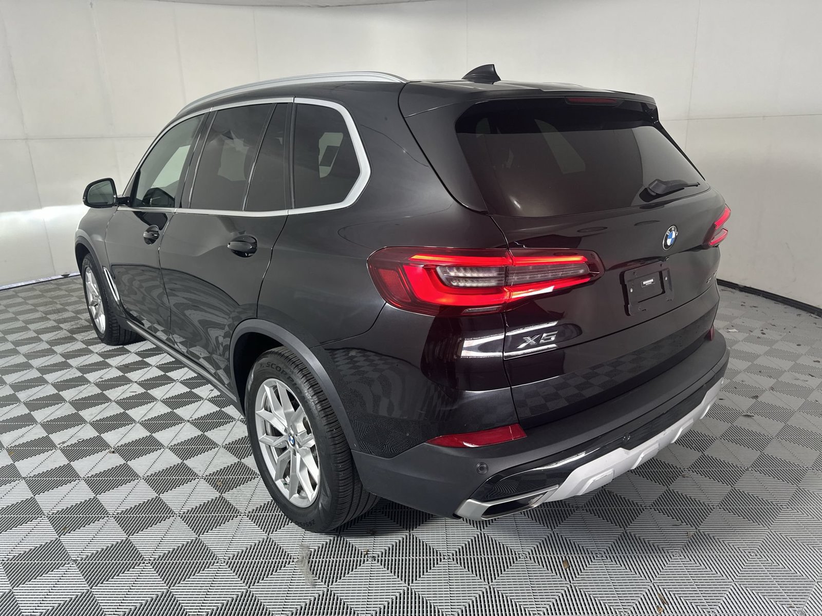 Used 2022 BMW X5 xDrive40i w/ Premium Package AWD/4WD image 6
