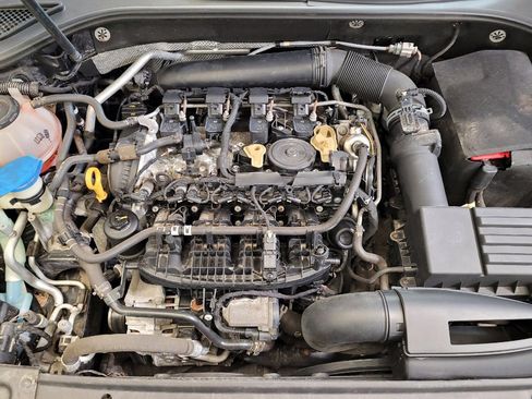 Used 2018 Volkswagen Passat 2.0T R-Line w/ R-Line Lighting Package image 30