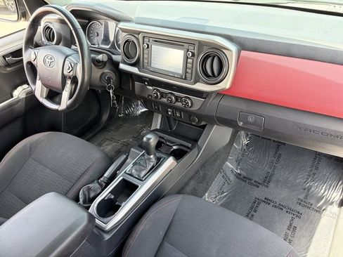 Used 2019 Toyota Tacoma SR5 RWD image 13