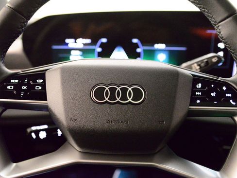 Used 2025 Audi Q6 e-tron Premium Plus w/ Premium Plus image 13