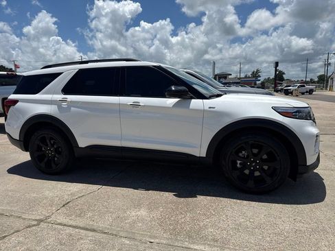 Used 2023 Ford Explorer ST-Line w/ Class IV Trailer Tow Package RWD image 7