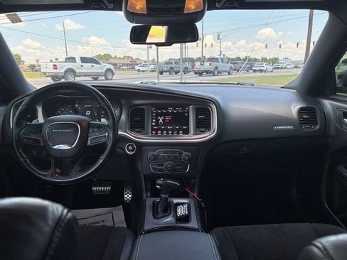 Used 2022 Dodge Charger R/T w/ Plus Group RWD image 8
