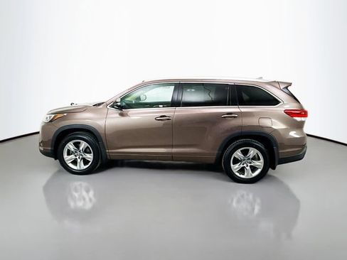 Used 2017 Toyota Highlander Limited image 4
