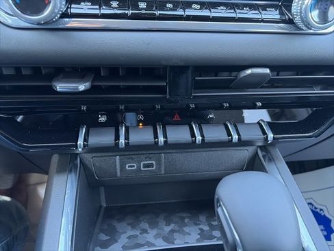 New 2026 GMC Canyon Elevation w/ Convenience Package image 23