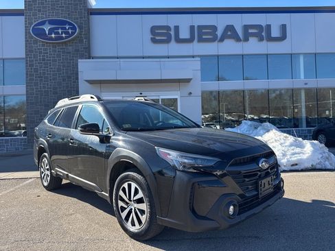 Used 2024 Subaru Outback Premium image 1