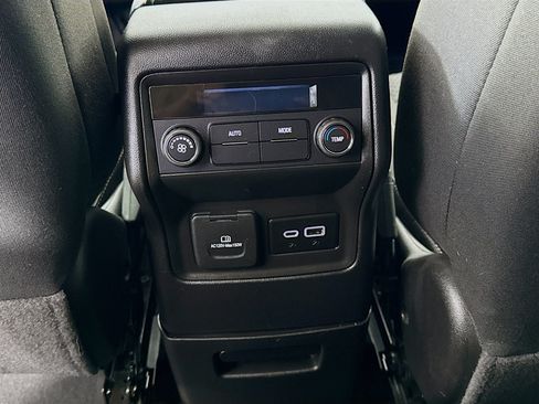Used 2023 GMC Acadia SLE w/ Driver Convenience Package FWD image 26