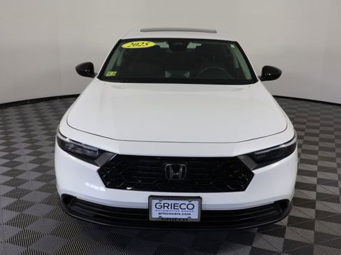 Certified 2025 Honda Accord SE image 3