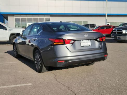 Used 2023 Nissan Altima 2.5 SV image 8