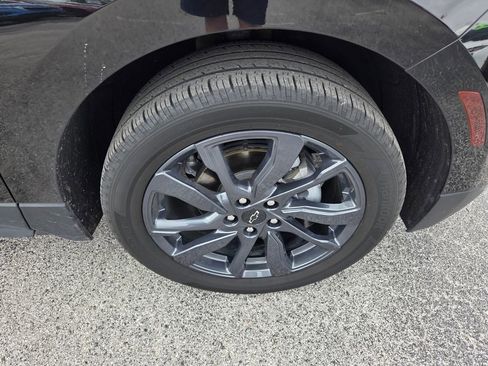 Used 2023 Chevrolet Equinox RS w/ RS Leather Package image 17