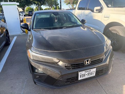 Used 2024 Honda Civic Touring image 3