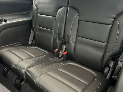 Used 2017 GMC Acadia SLT image 16