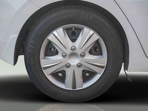 Used 2024 Nissan Sentra SV image 14