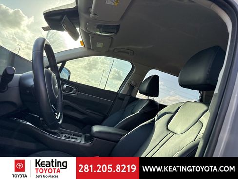 Used 2024 Kia Sorento S image 16