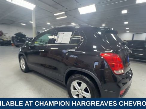 Used 2020 Chevrolet Trax LT w/ LT Convenience Package FWD image 7