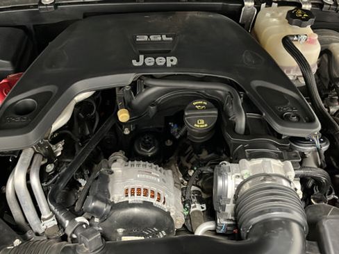 Used 2019 Jeep Wrangler Unlimited Rubicon AWD/4WD image 33