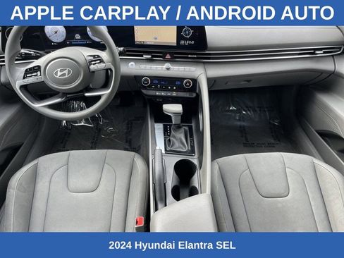 Used 2024 Hyundai Elantra SEL image 2