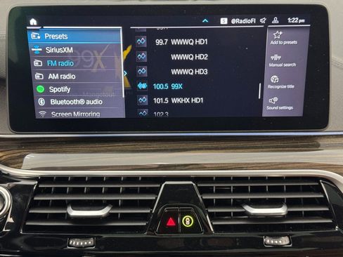 Used 2022 BMW 530e w/ Premium Package image 25