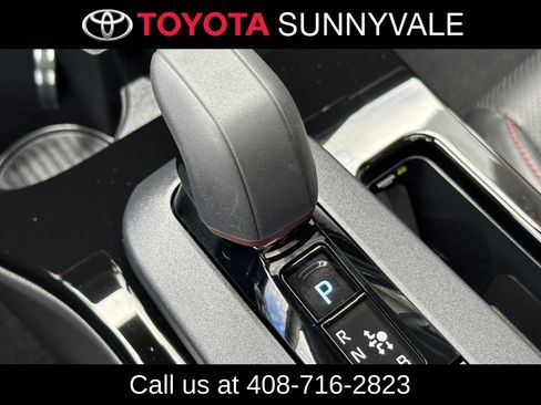 Used 2024 Toyota Prius Prime Premium FWD image 22
