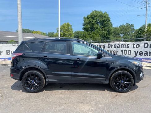 Used 2018 Ford Escape SE w/ SE Sport Appearance Package AWD/4WD image 2
